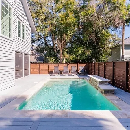 1 Sea Hawk Lane Villa